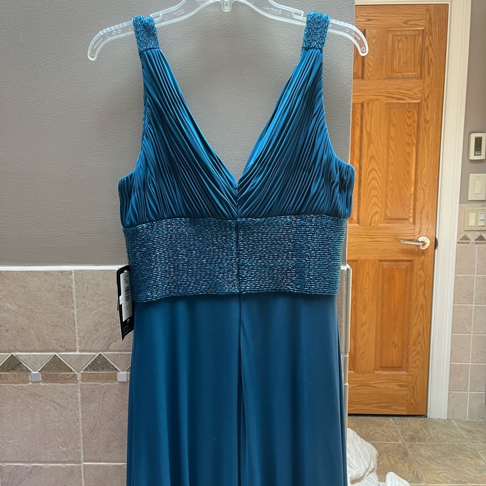 NWT deep turquoise blue formal beaded dress. Back zipper closure with hook. - Picture 4 of 7